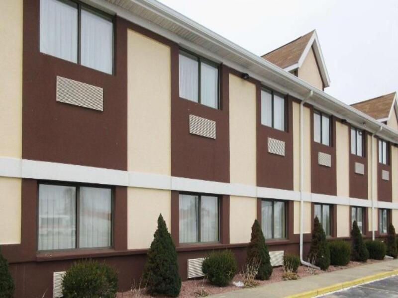 Quality Inn & Suites Benton Harbor Exterior foto